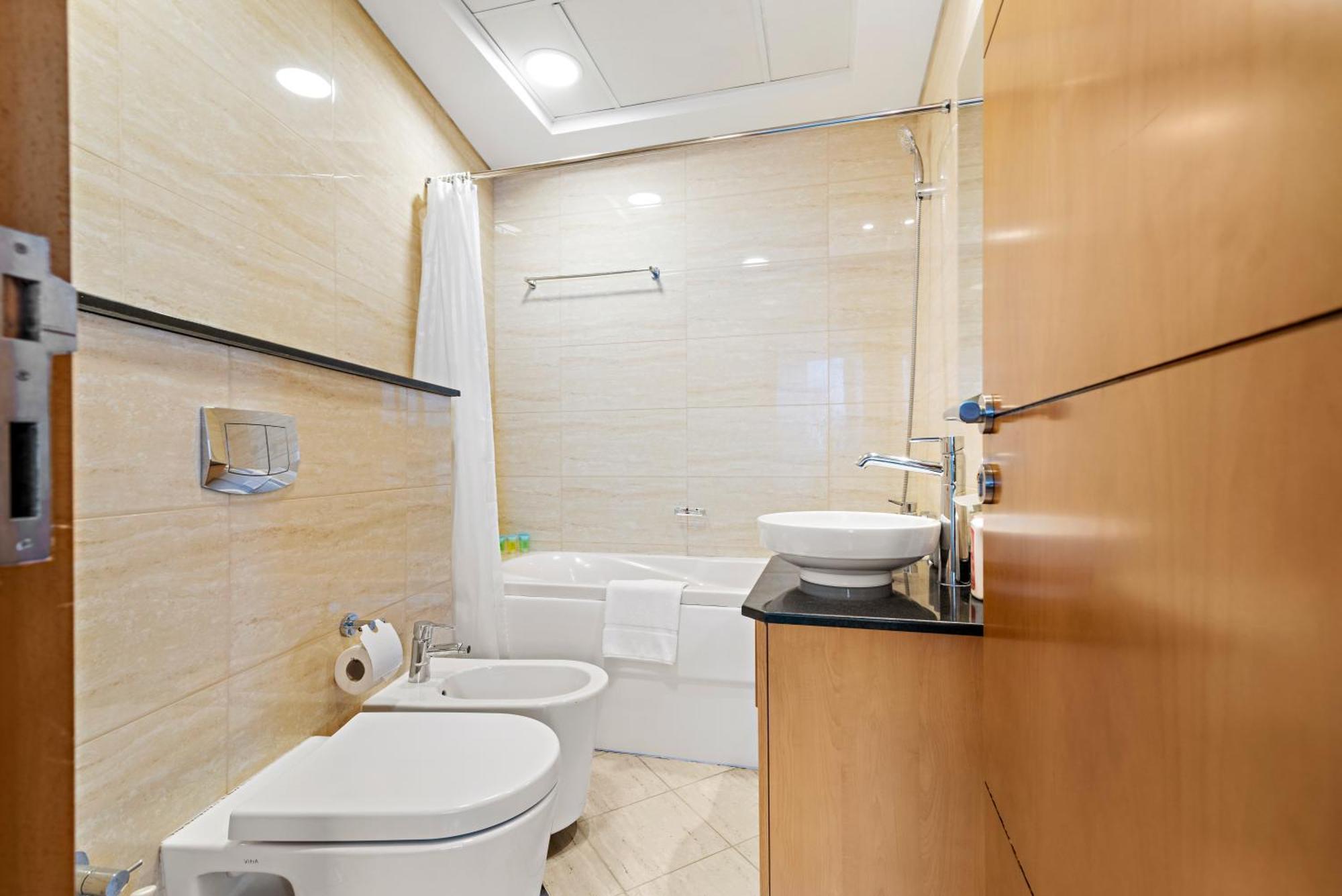Great 2Br Apt Ocean Heights Dubaj Kültér fotó